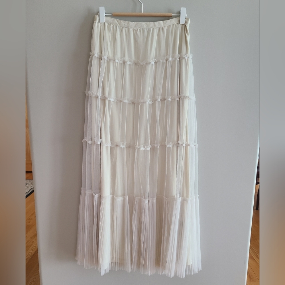 Simply Vera Wang Cream Maxi Tulle Skirt - Bohemian and Elegant